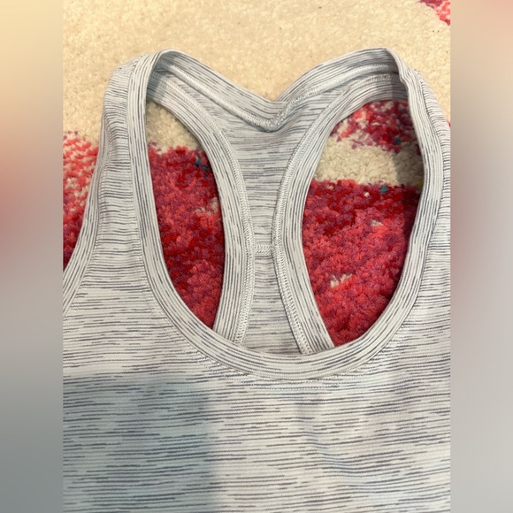 Lululemon tank top - Size 4 - Picture 6 of 7